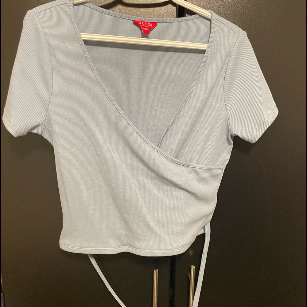GUESS cropped v neck tee w/ wrap around straps